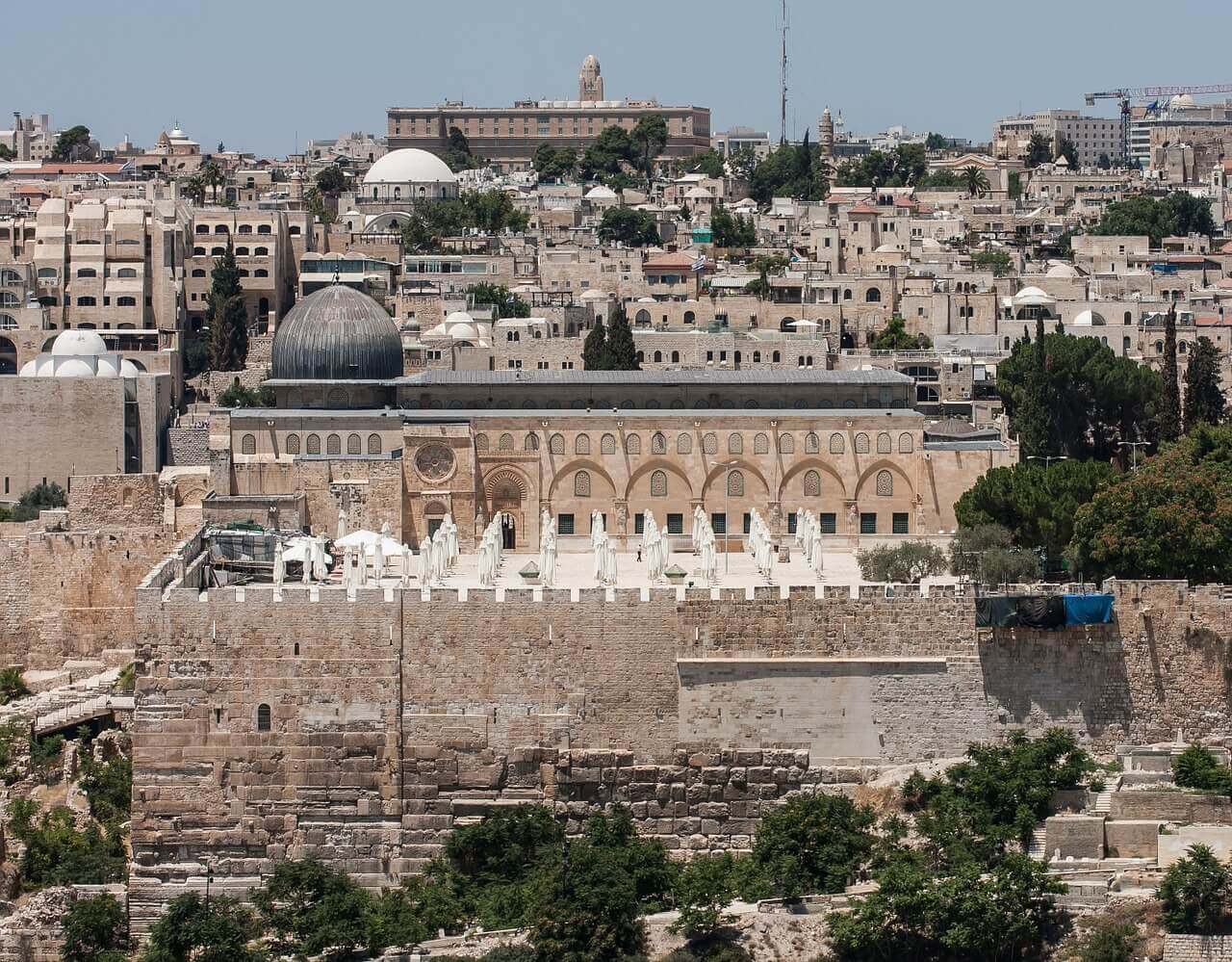 landscape image of al aqsa mosque in jurusalem